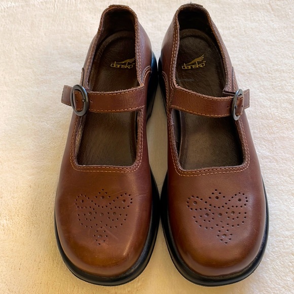 Dansko Shoes - Vintage Dansko brown leather Mary Jane clogs/shoes size 41
